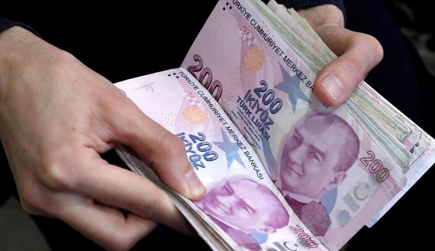 لیر ترکیه همچنان در سراشیبی سقوط/ پول ترکیه ۴ درصد از ارزش خود را از دست داد