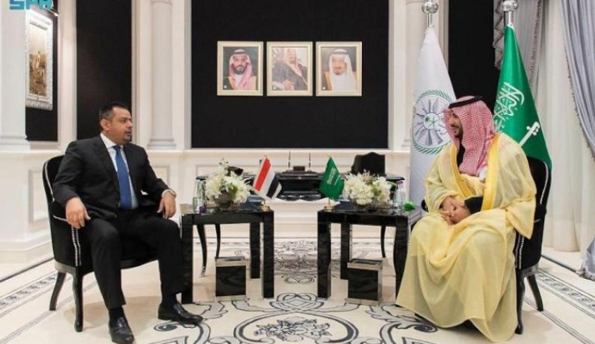 رئيس حكومة هادي يغادر عدن إلى الرياض بصورة مفاجئة