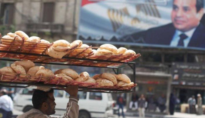 الزج بملايين المصريين في مستنقع الفقر: تقليص الدعم متواصل مقابل زيادة الإنفاق على الأثرياء