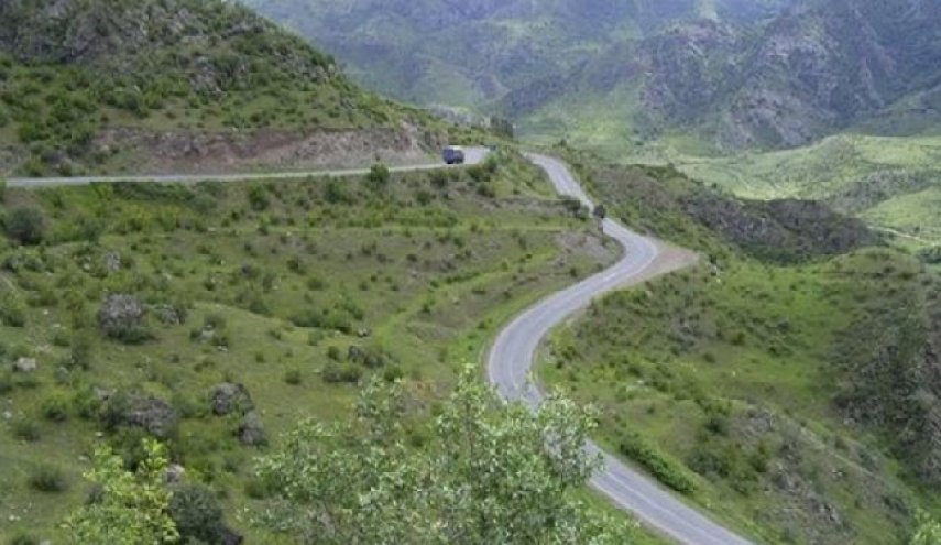 ایروان: بدون کنترل و عوارض گمرکی به باکو جاده نخواهیم داد
