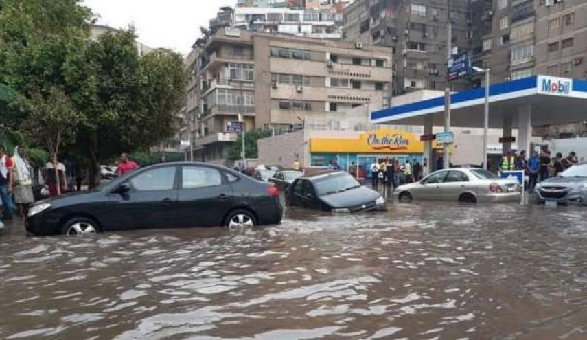 مطالب بعدم خروج المصريين من المنازل.. والسبب