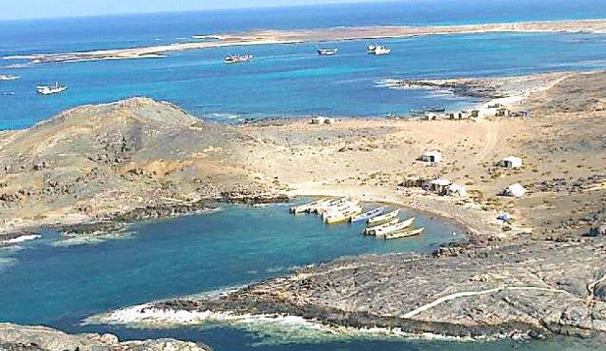 استهداف إماراتي جديد لجزيرة استراتيجية في اليمن