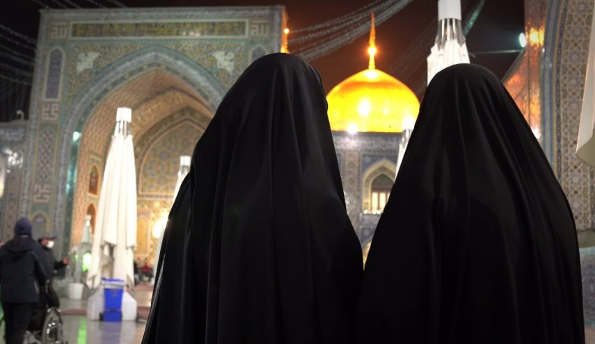 پخش مستند دیدار خانواده شهید مدافع حرم با سردار سلیمانی از العالم