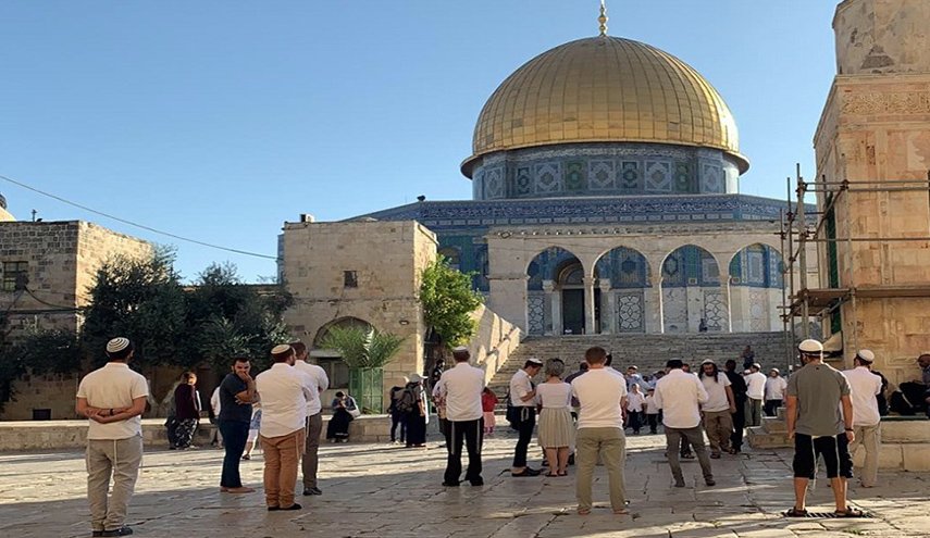 عشرات المستوطنين يقتحمون المسجد الأقصى خلال الفترة الصباحية