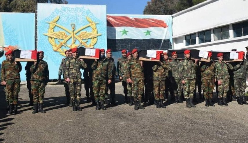 بالصور..تشييع شهداء جريمة الاعتداء الارهابي في البادية السورية
