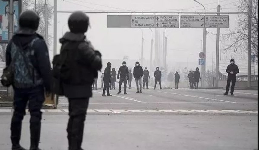 اقامتگاه رئیس‌جمهور قزاقستان به آتش کشیده شد