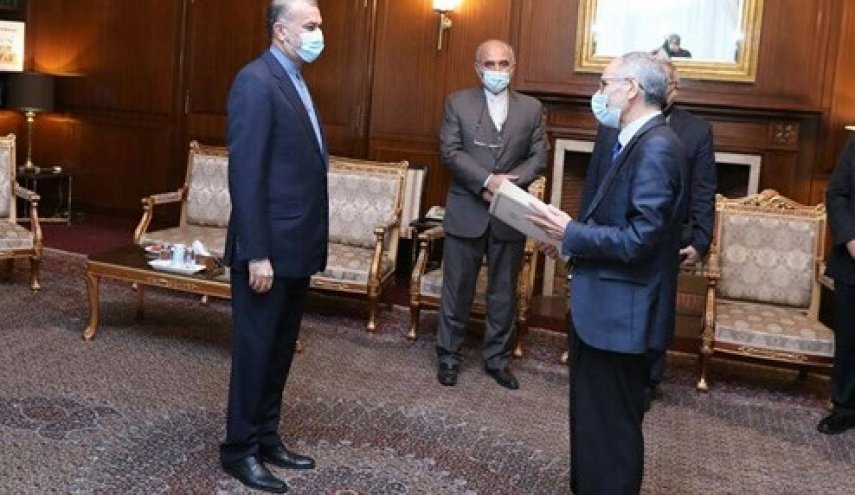 سفیر جدید الجزایر رونوشت استوارنامه خود را تقدیم امیرعبداللهیان کرد