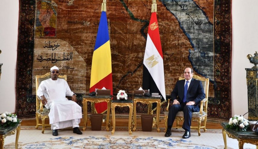 السيسي يبحث مع ديبي الأوضاع السياسية والأمنية في ليبيا
