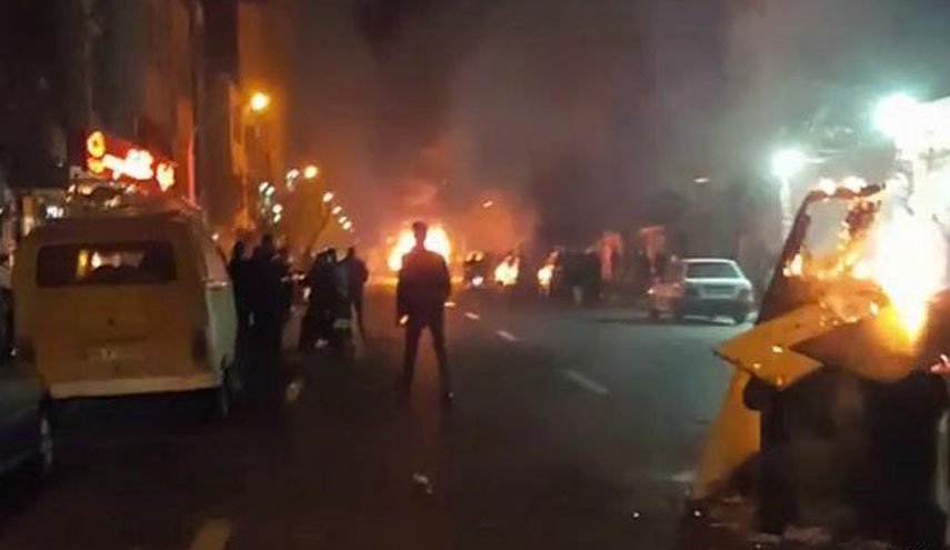بانکدار فراری، رهبری اعتراضات در قزاقستان را بر عهده گرفت
