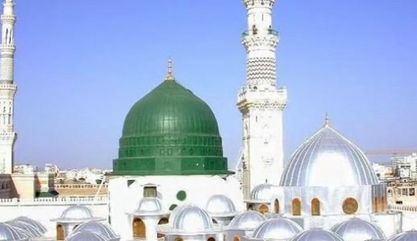 السعودية تقتصر زيارة قبر الرسول على الرجال فقط!