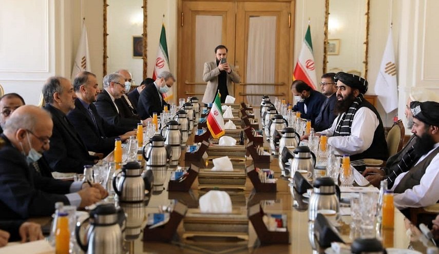 أمير خان متقي يبحث مع أميرعبداللهيان القضايا ذات الاهتمام المشترك