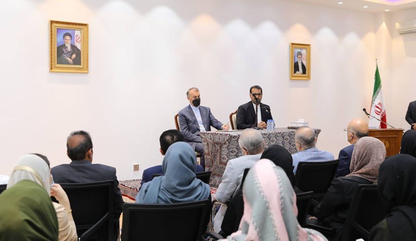 نشست هم اندیشی امیر عبداللهیان با ایرانیان مقیم مسقط برگزار شد