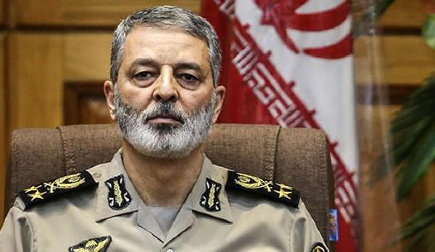 فرمانده کل ارتش: سردار سلیمانی نفس آمریکا و اسرائیل را گرفته بود