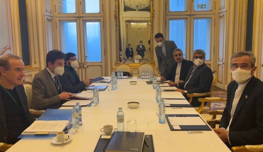 باقری و مورا موارد اختلاف را بررسی کردند