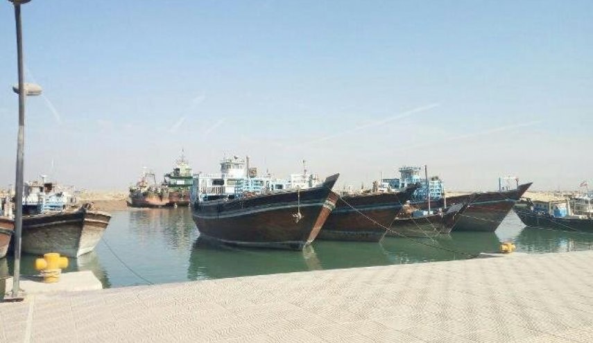 توقیف چهار فروند شناور حامل ۱۲۰ هزار لیتر سوخت قاچاق در هرمزگان
