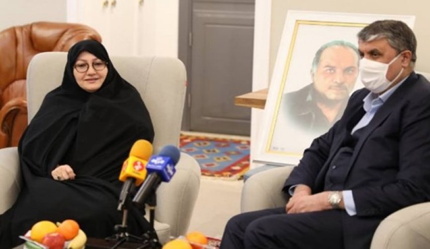 دیدار رئیس سازمان انرژی اتمی با خانواده شهید علیمحمدی