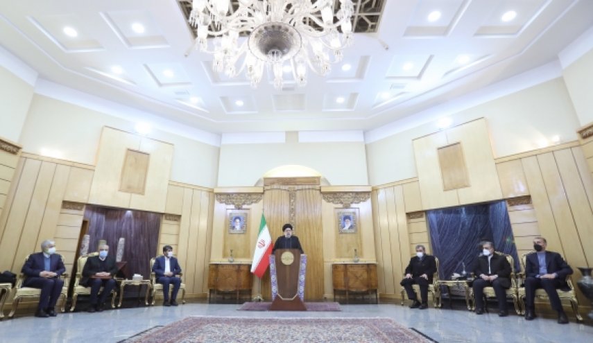  تهران و مسکو می‌توانند در جهت شکست سلطه دلار بر روابط پولی و بانکی گام بردارند/ هدف‌گذاری ۱۰میلیارد دلاری برای گسترش روابط اقتصادی دو کشور در اولین گام