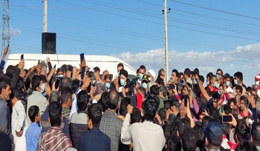رئيسي: مشاكل المتضررين بالفيضانات ستعالج بأسرع وقت