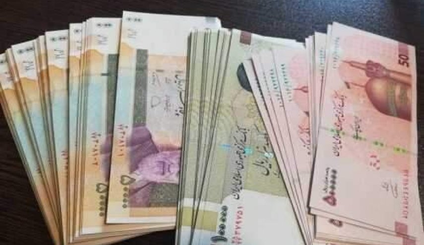 حداقل حقوق کارکنان پنج میلیون و ۶۰۰ هزار تومان در سال آینده