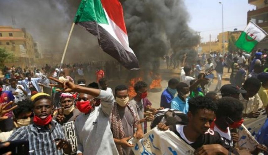 الخرطوم..مظاهرات قرب القصر الرئاسي ودعوات لتنحي البرهان