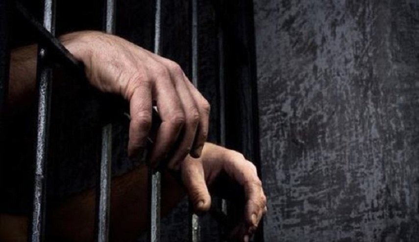 الغارديان تنشر فيديو يوثق تعذيب سجناء بأحد أقسام الشرطة المصرية