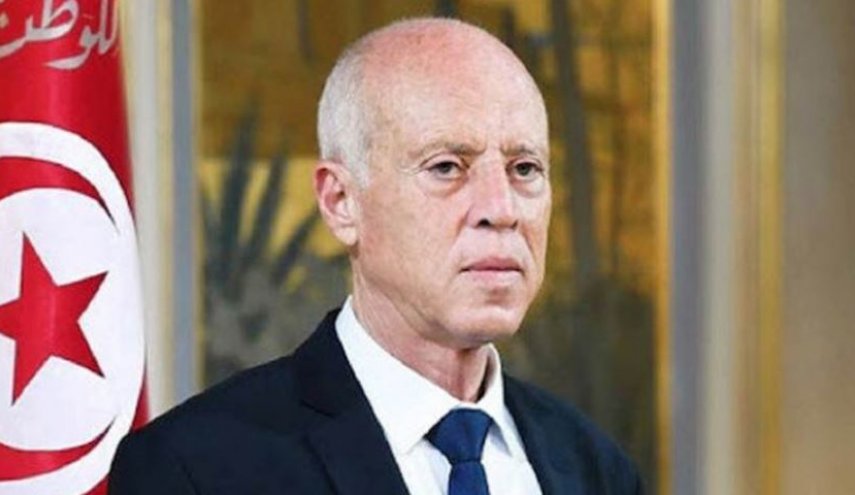 قيس سعيد يقول ان غالبية  التونسيين يؤيدون النظام الرئاسي