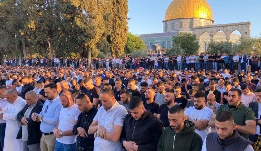 25 ألفا يؤدون صلاة الجمعة في المسجد الأقصى
