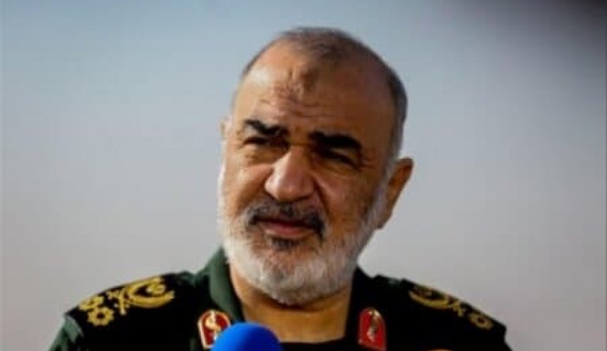 سرلشکر سلامی: گزینه‌های نظامی دشمن کاملا متوقف شده است