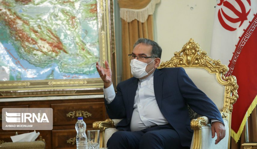 شمخانی: ملتی که هفت‌تیرکشان عالم را به پای میز مذاکره کشانده شکست ناپذیر است