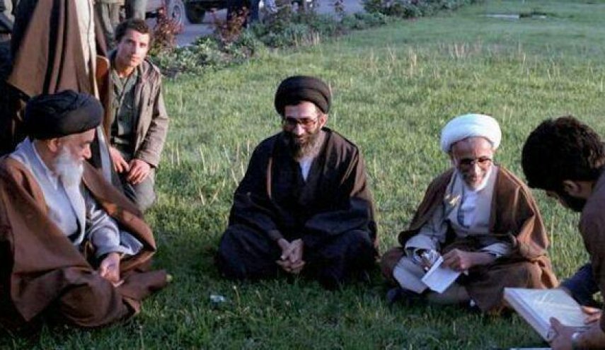 روایت رهبر معظم انقلاب از لحظه اعلام پیروزی انقلاب اسلامی در ۲۲بهمن۵۷