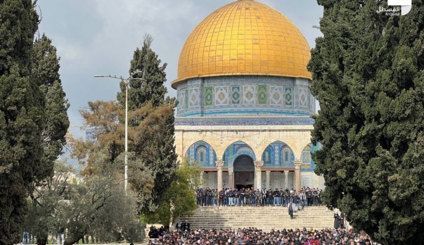 مشارکت 50 هزار نفر در نماز جمعه مسجد الاقصی