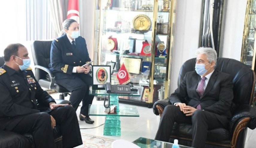 وزير الدفاع التونسي يلتقي رئيس أركان البحرية الباكستانية