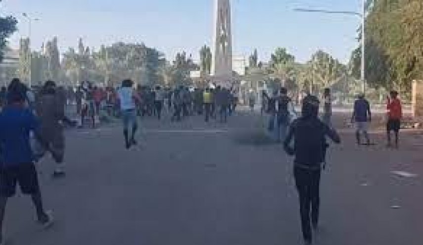 السلطات السودانية تحظر التظاهر والتجمعات وسط الخرطوم
