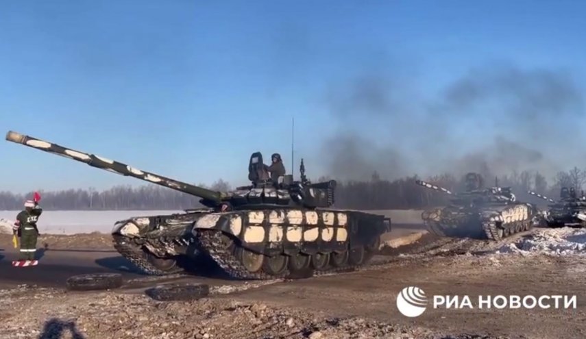 آغاز بازگشت برخی از نظامیان روسیه از مرز اوکراین +فیلم