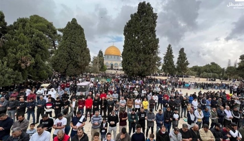 اقامه نماز جمعه با حضور ۶۵ هزار فلسطینی در مسجدالاقصی