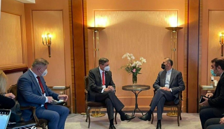 لقاءات مكثفة لوزير الخارجية الايراني على هامش مؤتمر ميونيخ