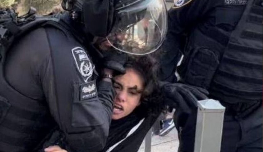 وحشیگری اشغالگران صهیونیستی با یک دختر فلسطینی 