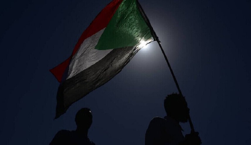 سرکوب تظاهرات معترضان در خارطوم با گاز اشک‌آور