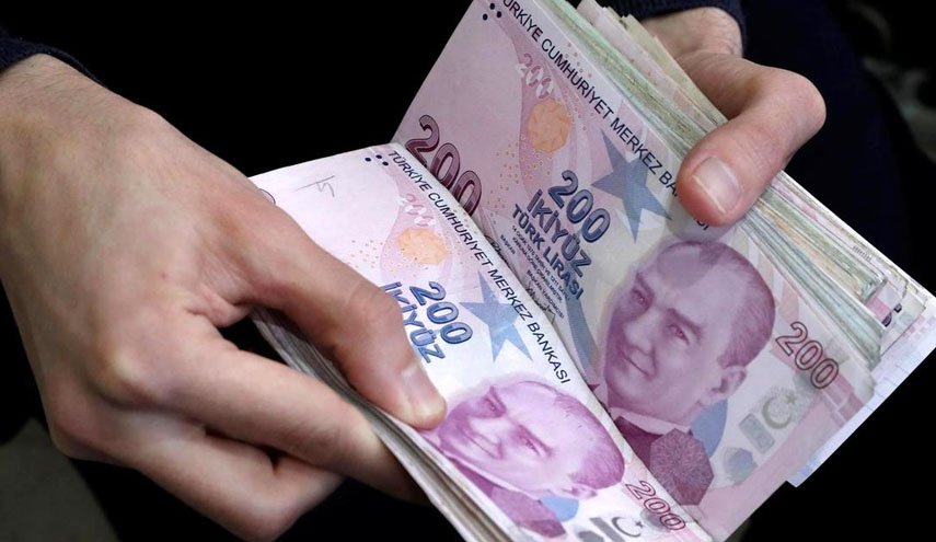 لیره ترکیه باز هم در سراشیب سقوط/ تأثیر منفی بحران اوکراین بر اقتصاد آنکارا