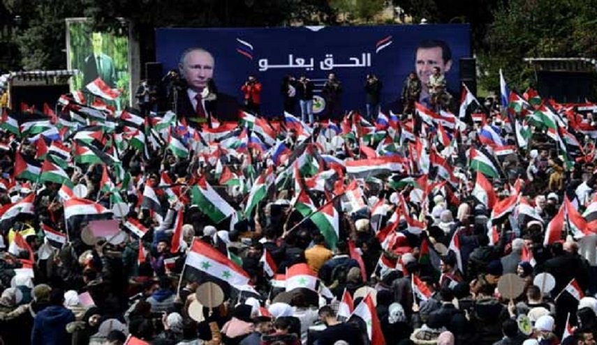 سوريا.. وقفة تضامنية لطلبة جامعة حلب مع روسيا