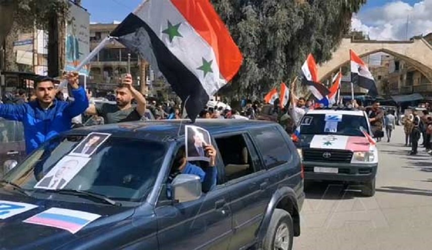 بالصور.. تجمع شعبي ومسيرة سيارات في الحسكة دعماً لروسيا