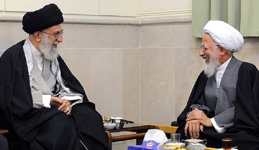 قائد الثورة يعزي آيةالله جوادي آملي بوفاة أخيه