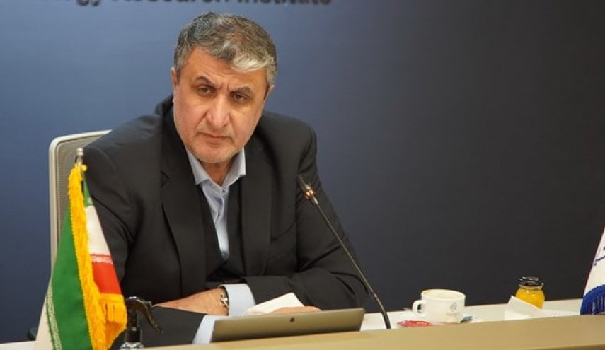 اسلامی: به هیچ عنوان از ادامه فعالیت‌های صلح آمیز هسته‌ای در کشور کوتاه نخواهیم آمد