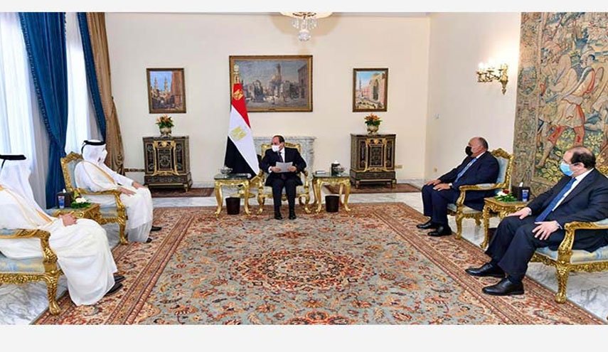 السيسي يناقش ووزير خارجية قطر مسار العلاقات بين القاهرة والدوحة