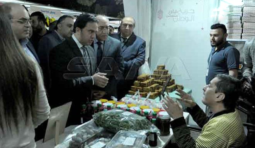 عشرات الجرحى يشاركون في سوق رمضان الخير (سوريا بتجمعنا)