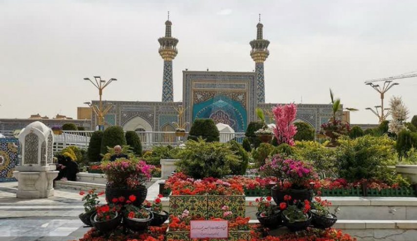محل شهادت شهید حادثه تروریستی حرم مطهر رضوی گل آرایی شد