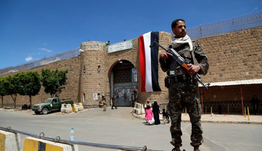 صنعاء تفرج عن 40 من المنضمين إلى صفوف المرتزقة