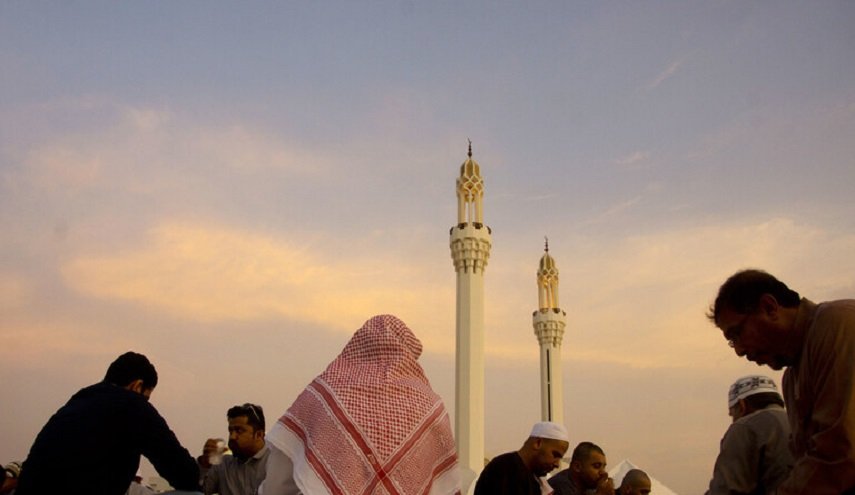 فلكي يكشف عن سنة سيصوم فيها المسلمون رمضانين