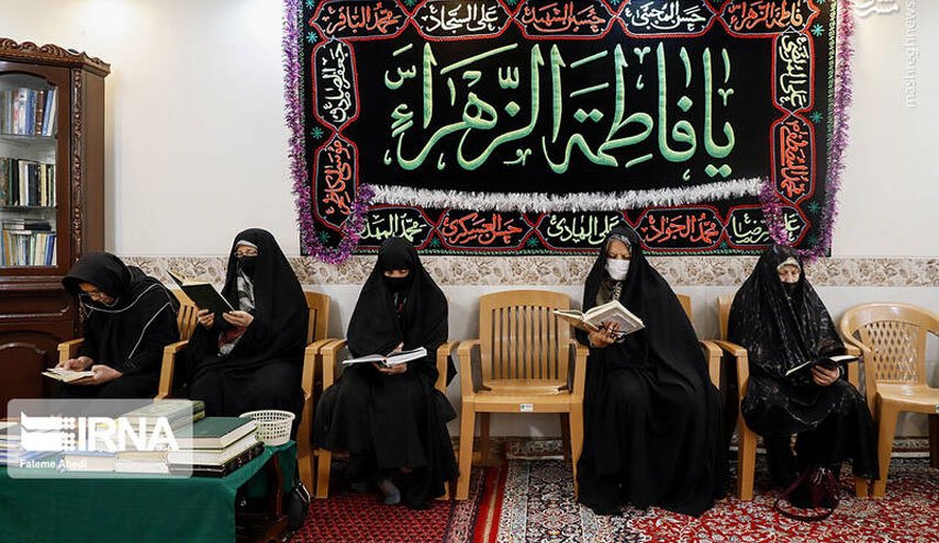 محفل الأنس بالقرآن الكريم في البيوت الايرانية