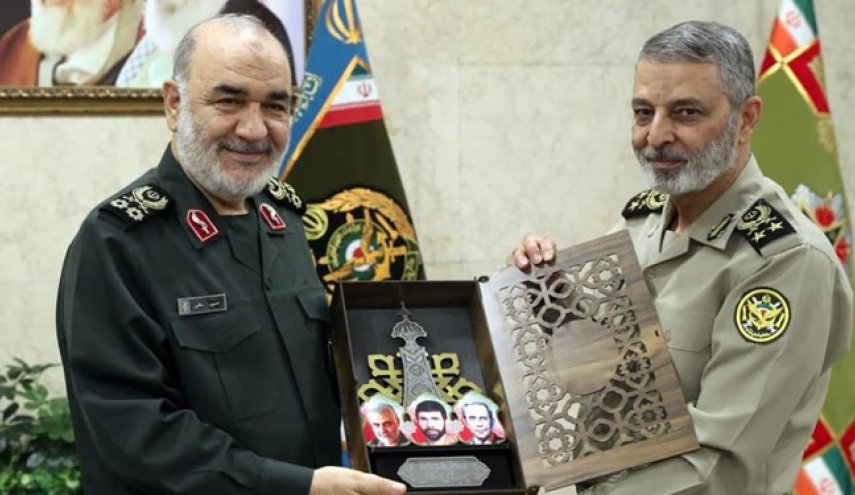 سرلشکر سلامی: ساخت پهپاد با تکنولوژی‌های متعدد در ارتش و سپاه بسیار چشمگیر است/ دشمن از اخوت و وحدت بین ارتش و سپاه بیمناک و عصبانی است